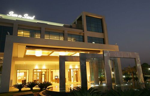 Le Meridien Nagpur Hotel Exterior photo